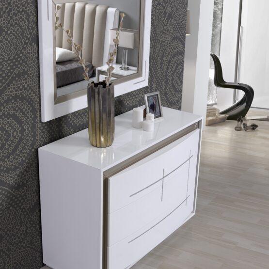 Cômoda branca moderna com espelho e decoração elegante